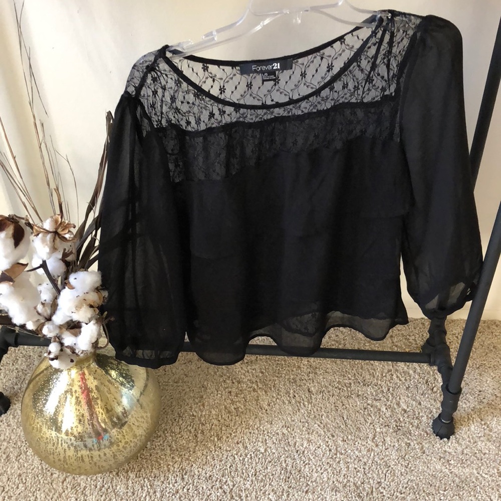 Lace ruffle: tiered top!